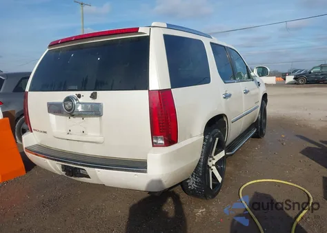 2007 Cadillac Escalade Standard z USA, uszkodzony, nr VIN 1GYFK63817R317505